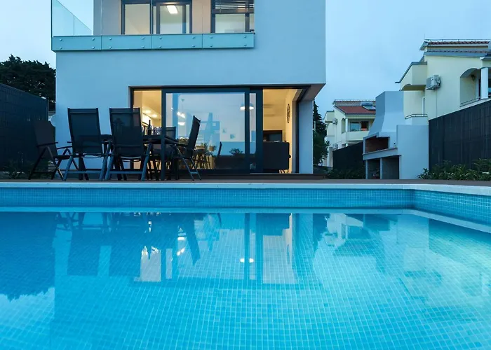 In Pako Tane Near & Pool *