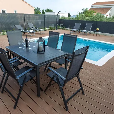 Luxury With Private Heated Pool Pakostane
