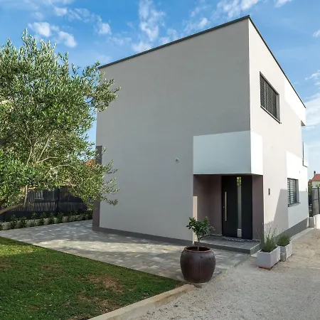 Villa Luxury With Private Heated Pool